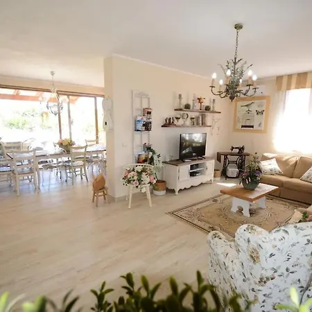 Villa Clicksardegna Alghero Villa A 5 Km Dal Mare Airco Con 5 Camere E 5 Bagni